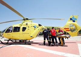 Uno de los helicópteros sanitarios que tiene contratados Sacyl en este momento.