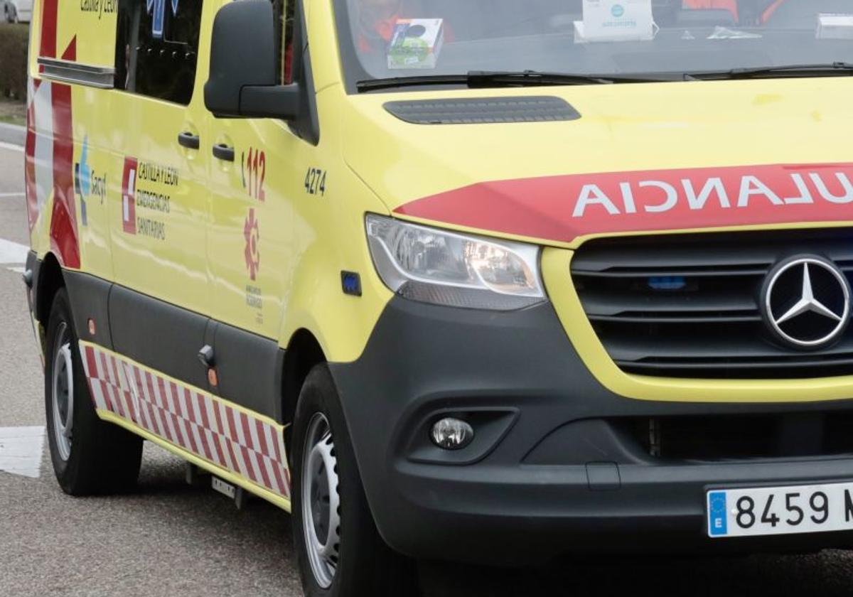Una ambulancia del Sacyl, en una imagen de archivo.