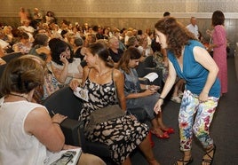 La neurocientífica Nazareth Castellanos abarrota el Centro Cultural de Palencia