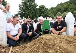 Recordatorio de las víctimas en el cementerio de Potočari.