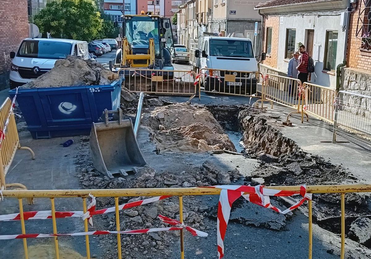 Una de las últimas averías en la red de saneamiento de Segovia.