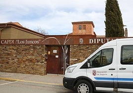 Acceso al CAPDI Los Juncos.