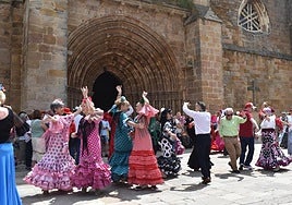Aguilar funde la feria gastronómica con las sevillanas