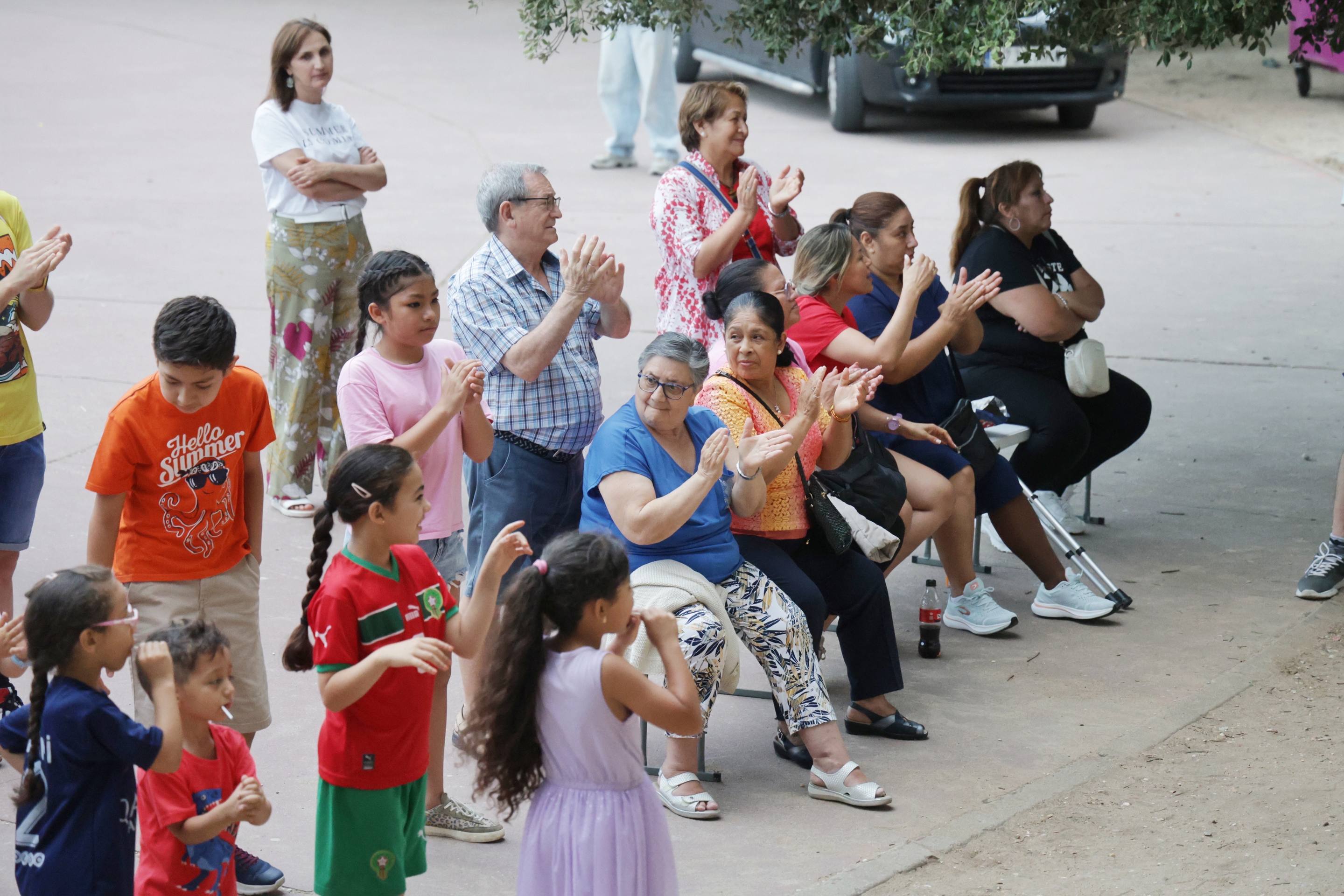 Los juegos autóctonos y los bailes peruanos de las fiestas del barrio Delicias, en imágenes