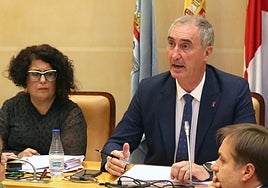 Rosalía Serrano y José Mazarías, durante un Pleno del Ayuntamiento de Segovia.