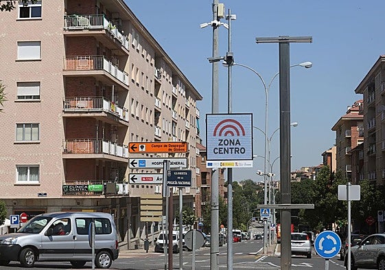 Cámaras y pantallas informativas de la Zona de Bajas Emisiones de Segovia.