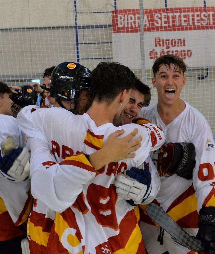 Imagen secundaria 2 - Catorce jugadores del CPLV se proclaman campeones de Europa