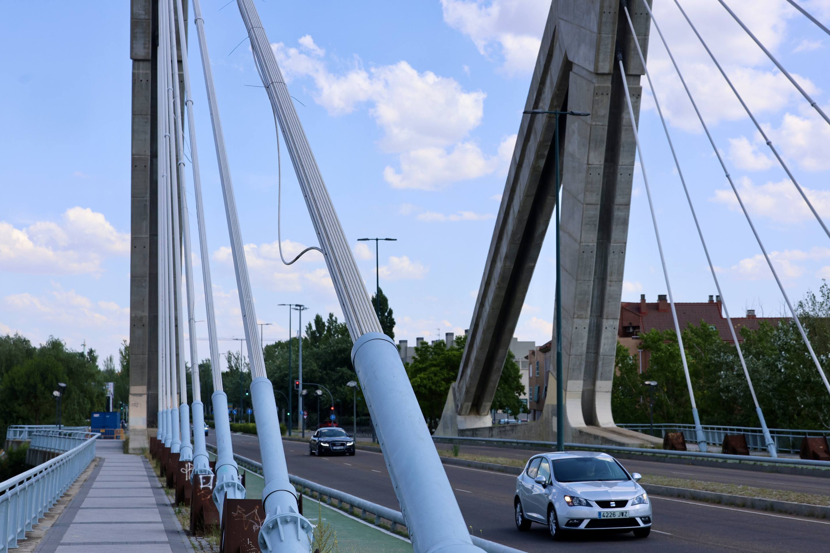 El estado del puente de Hispanoamérica de Valladolid, en imágenes