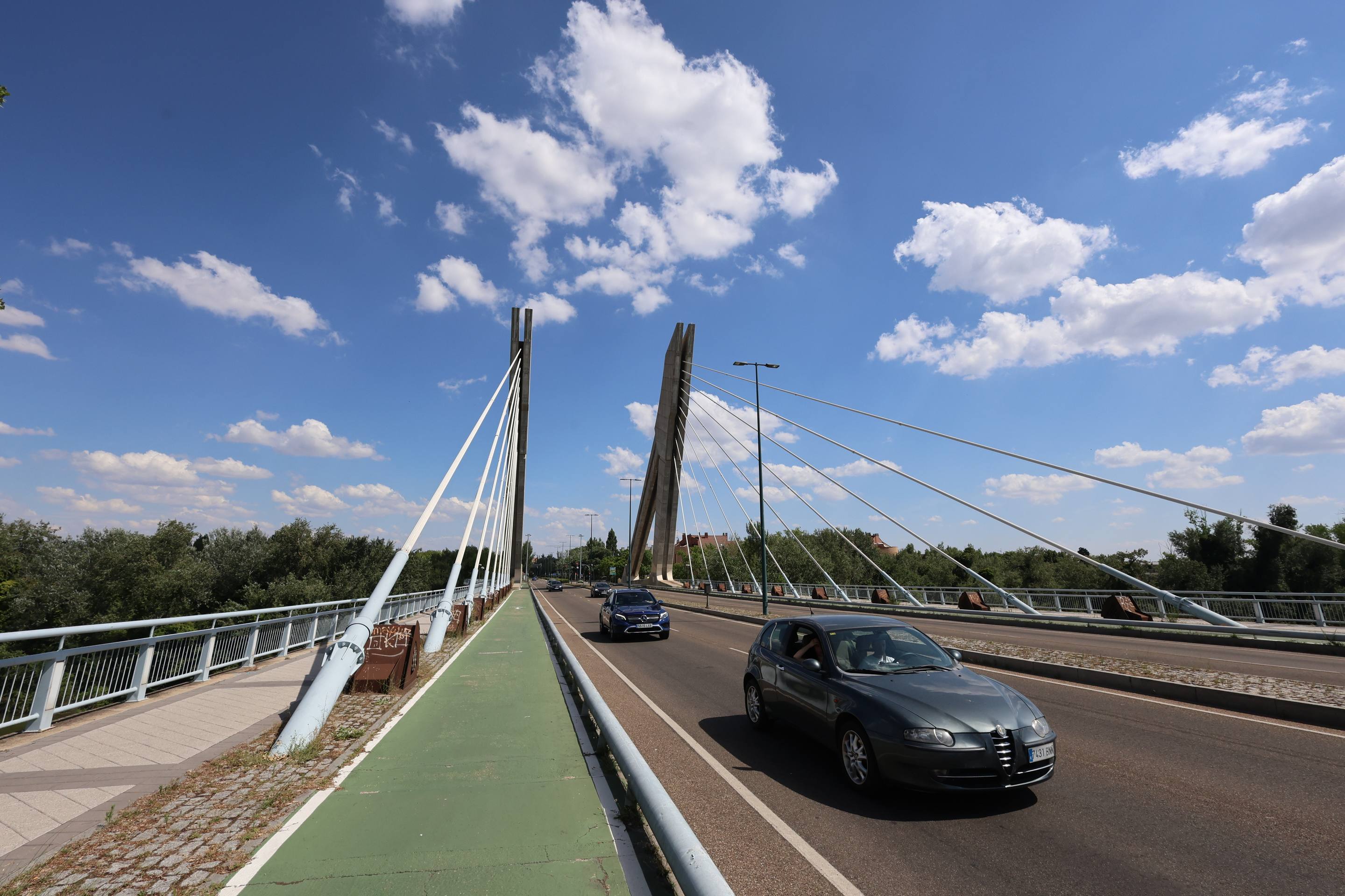 El estado del puente de Hispanoamérica de Valladolid, en imágenes