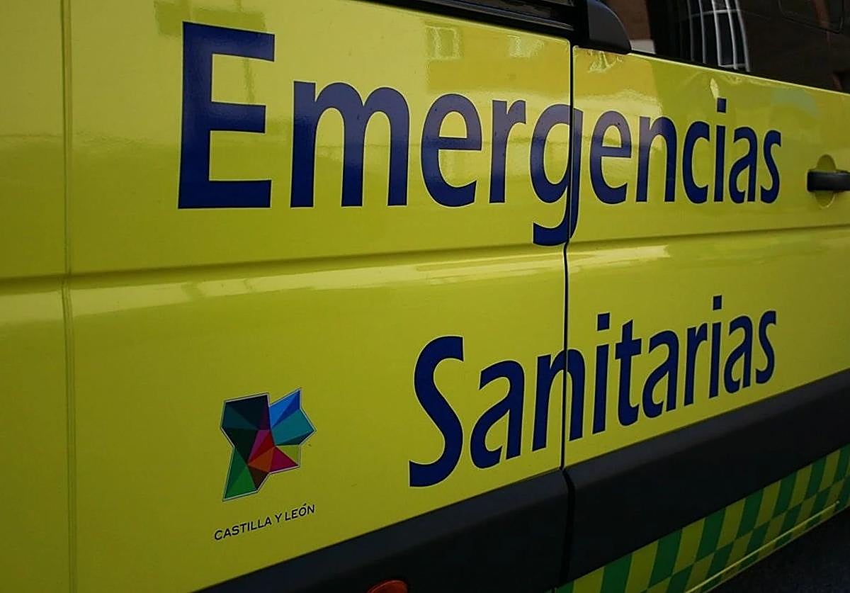 Imagen de una ambulancia del Sacyl.