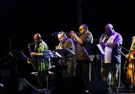Imágenes del concierto de The Cookers este martes en el patio de la Hospederia de San Benito para abrir el Universijazz