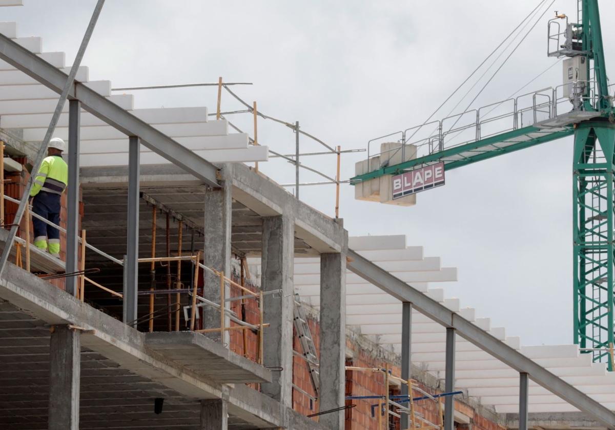 Imagen de archivo de una promoción en construcción en Valladolid.