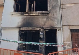 Casa incendiada en Dueñas.