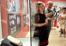 Inauguración de la exposición de la huella digital identificada más antigua del mundo en el Museo de Segovia.