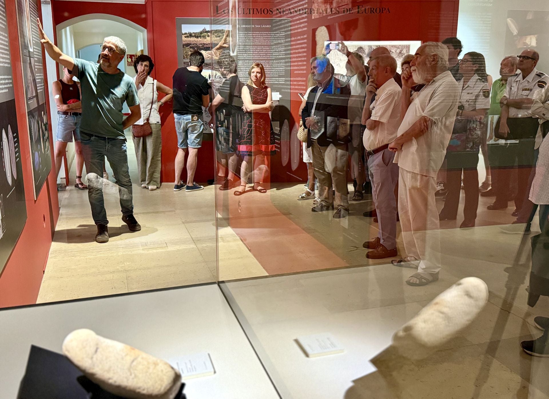 La exposición de la huella más antigua del mundo, en imágenes