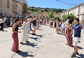 Los ceviqueños danzan en honor a la Virgen del Carmen
