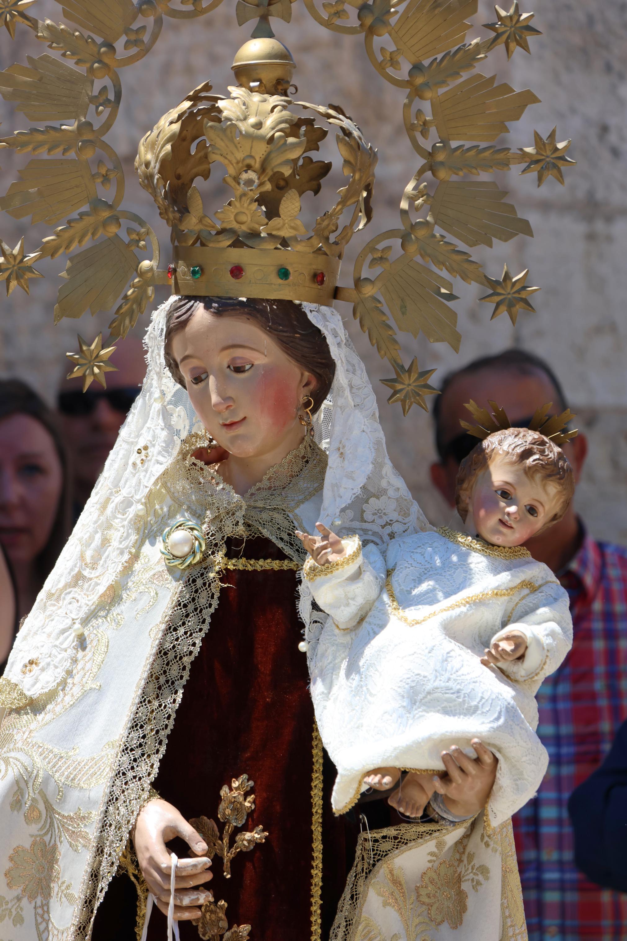 Cevico Navero se rinde a la Virgen del Carmen