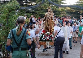 Procesión de la Virgen del Carmen, este miércoles en el barrio que lleva su nombre.