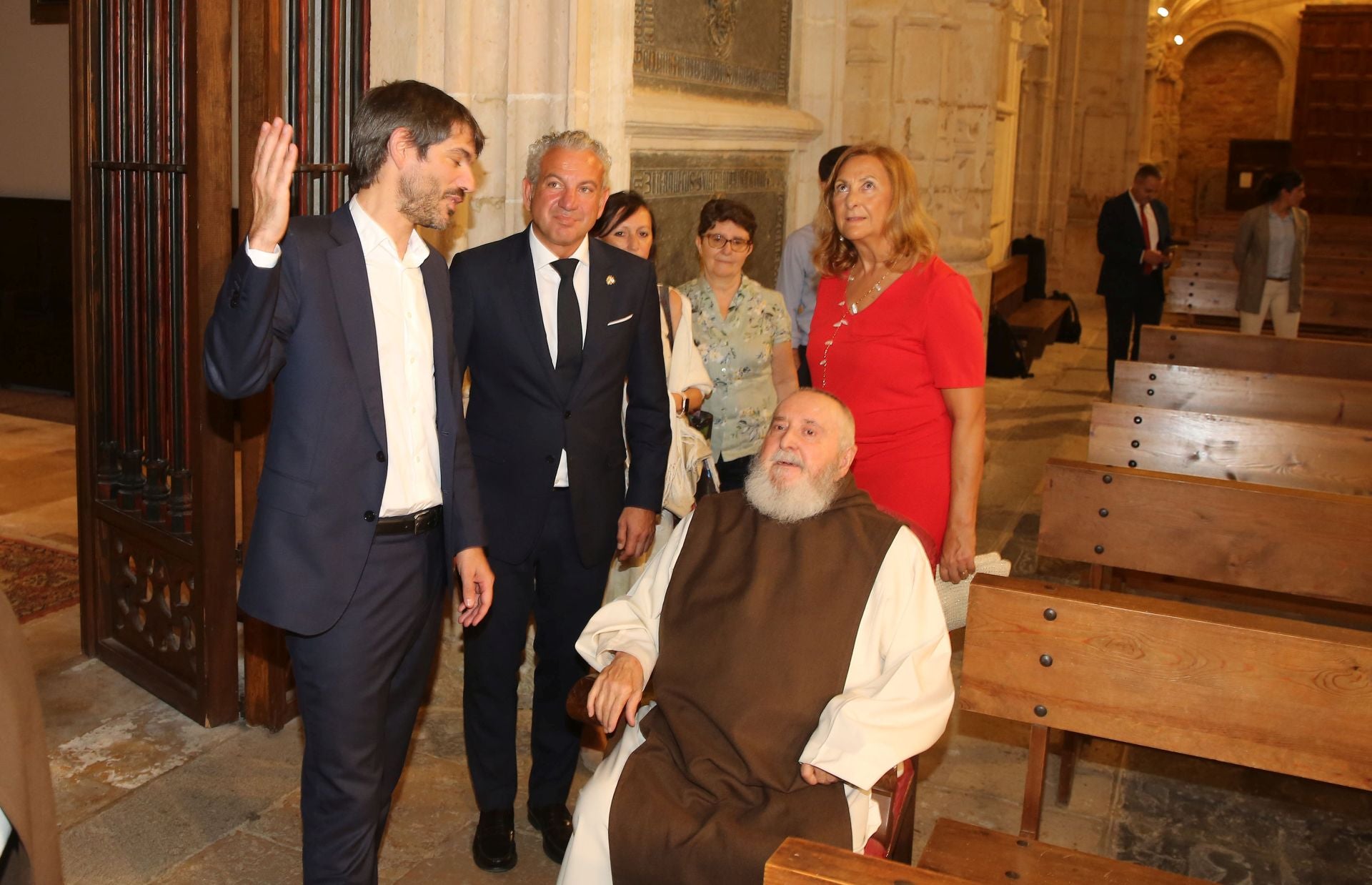 La visita del ministro Ernest Urtasun al Monasterio del Parral, en imágenes