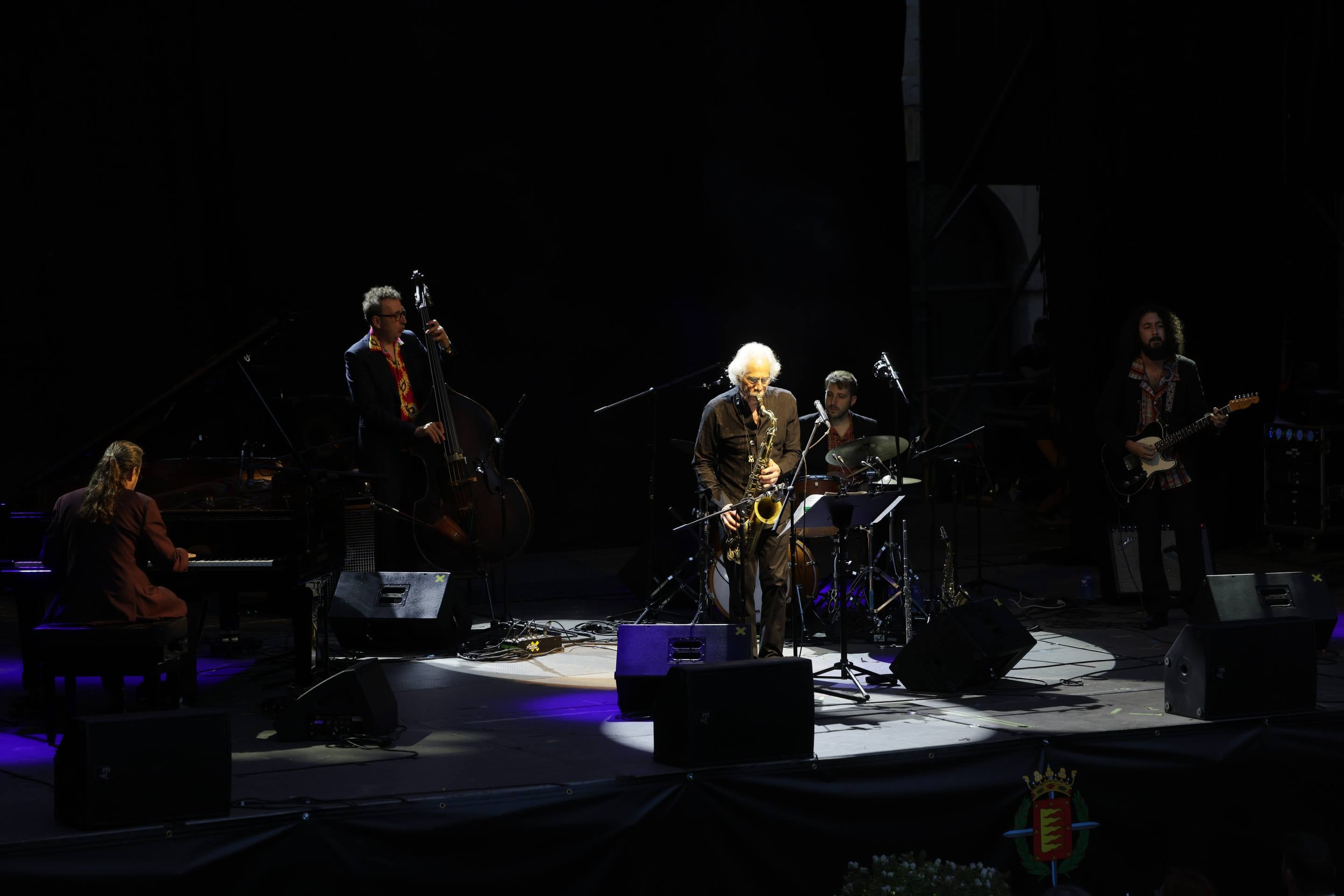 El concierto de «Blue Lou» Marini & Lluís Coloma Musical Troupe, en imágenes