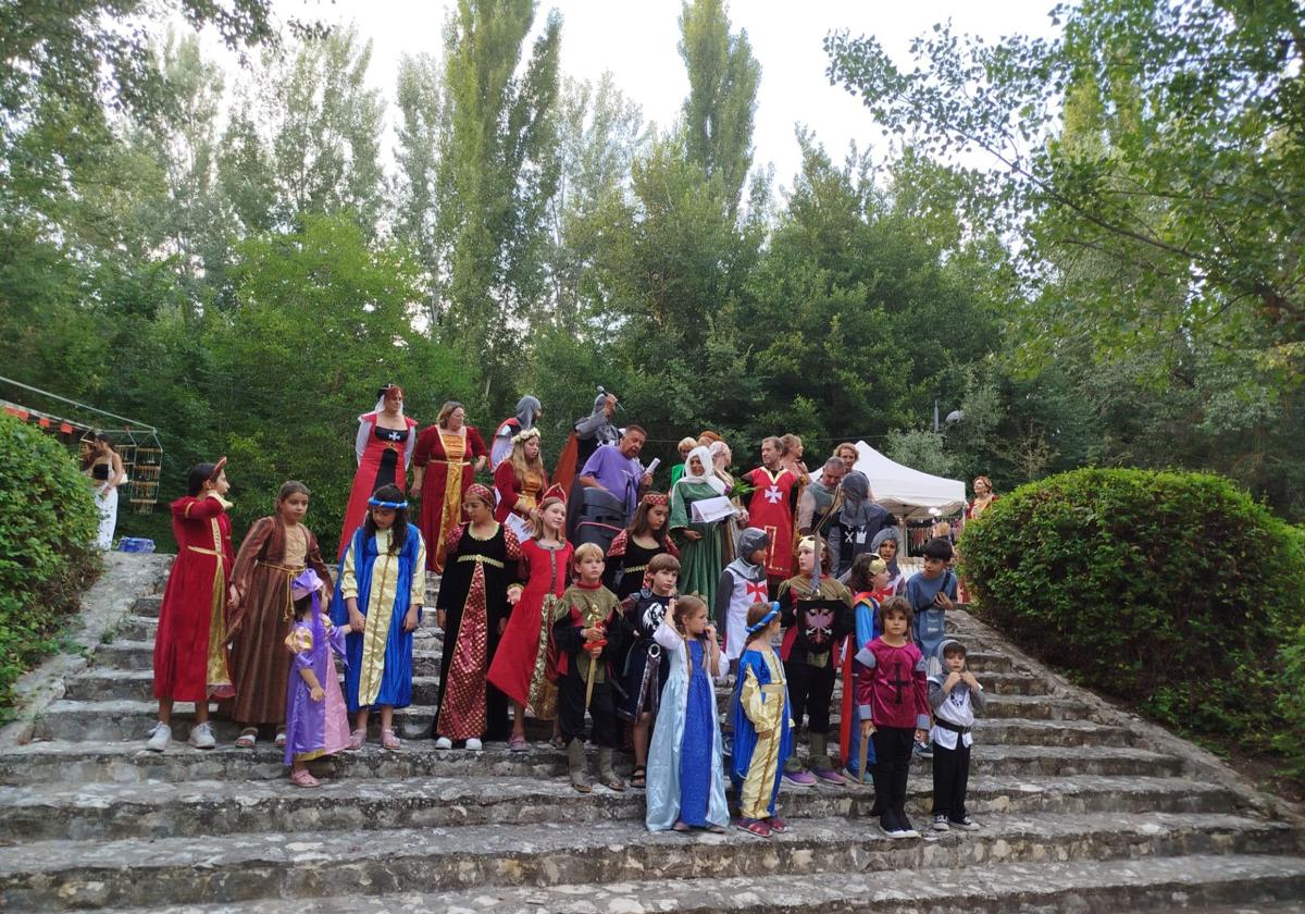 Algunos de los figurantes y participantes de la Feria Medieval en la pasada edición