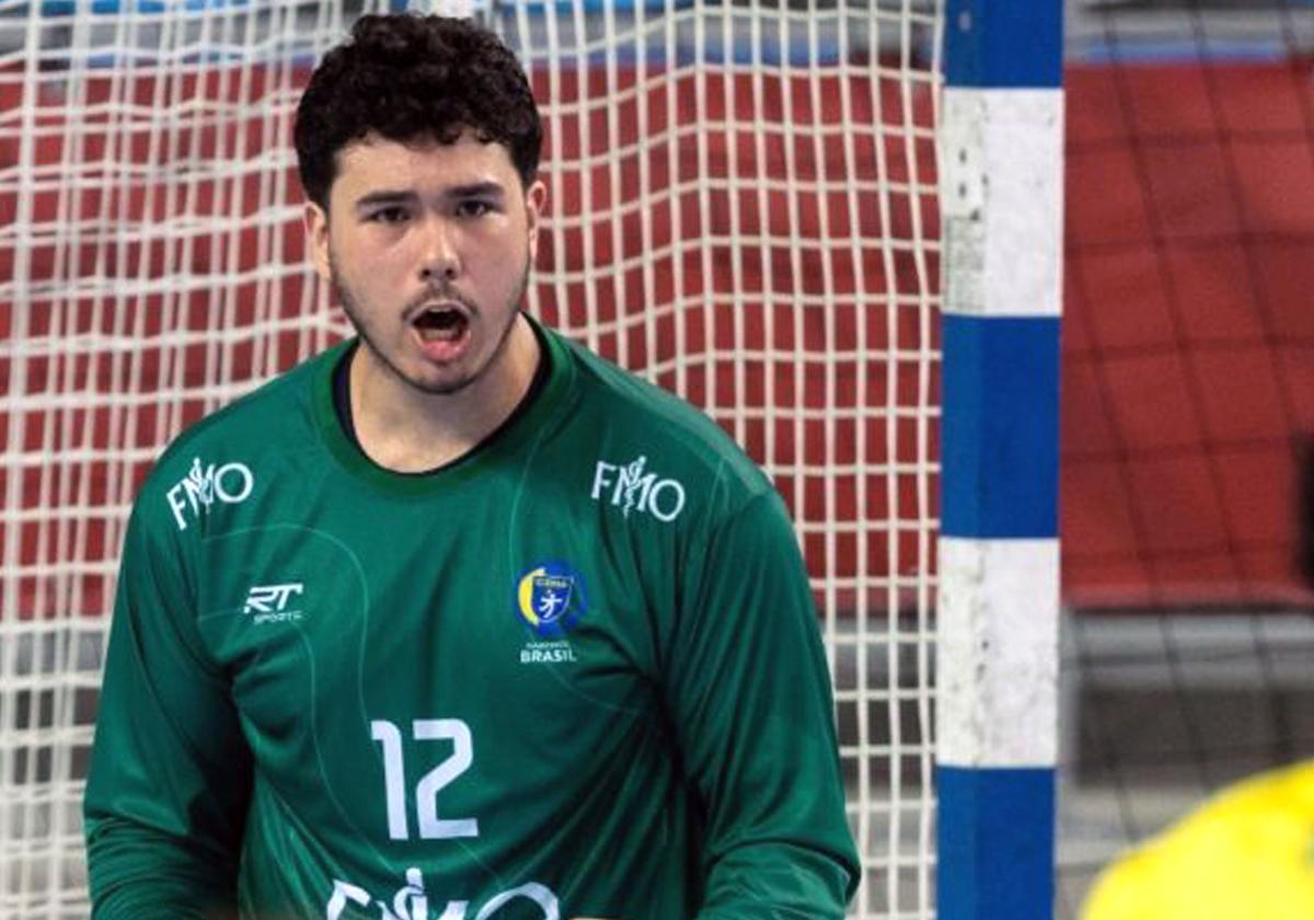 Asaph Ching, en un partido con la selección de Brasil sub-21.