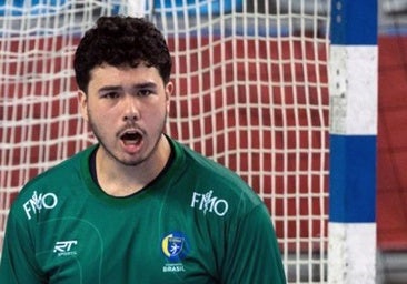 Asaph Ching, envergadura y juventud para la portería de Balonmano Nava