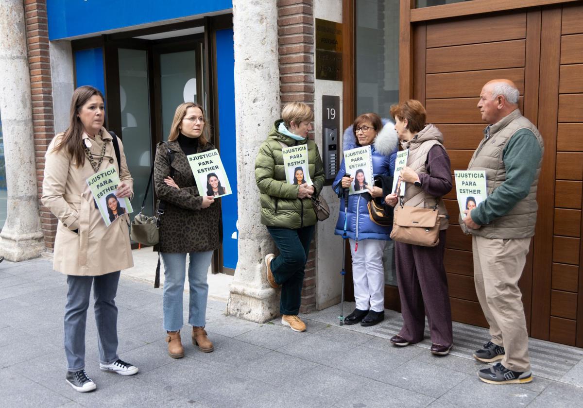Concentración en mayo en los juzgados para reclamar justicia para Esther.
