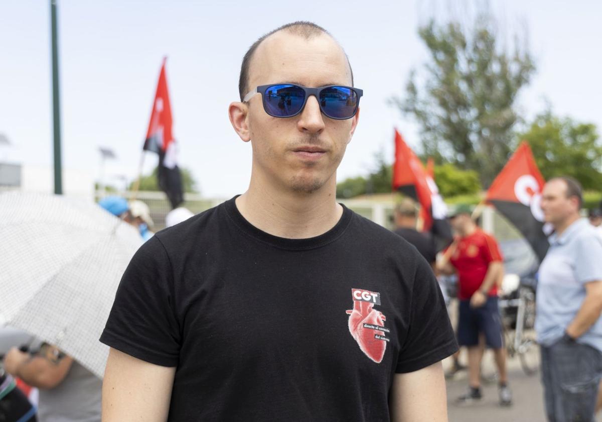 Javier Velasco durante la manifestación de los trabajadores de Saeta de este jueves.