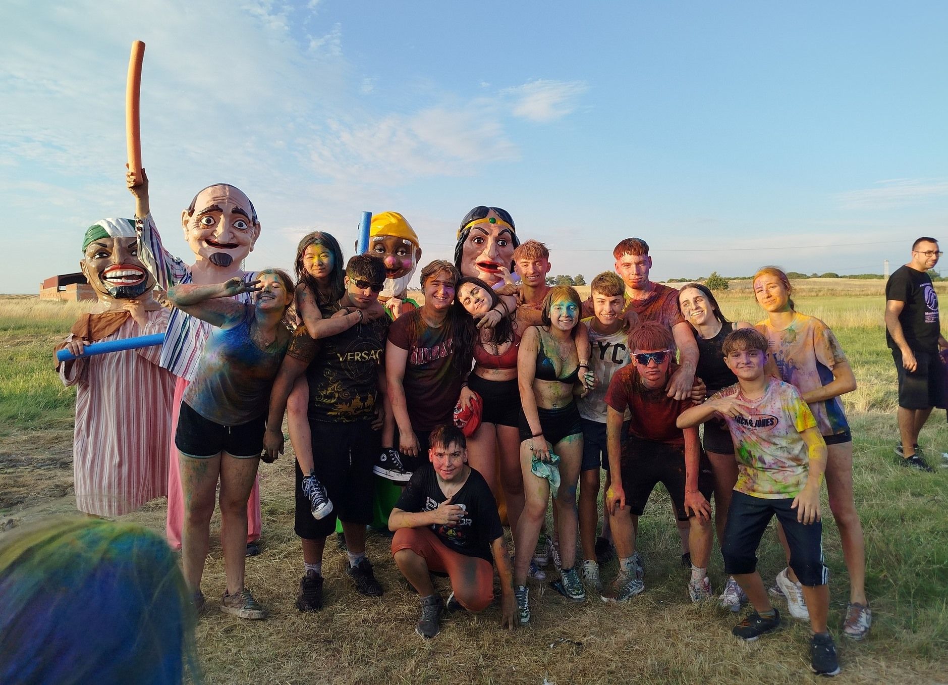 Los jóvenes celebran las fiestas de Santa Librada.