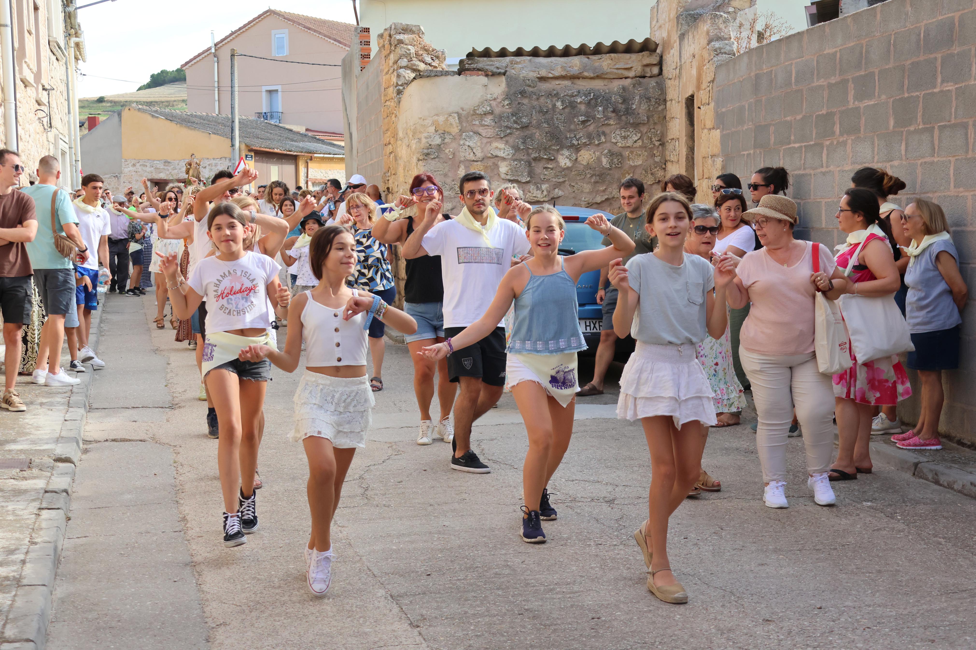 Villahán danza a Santa Marina