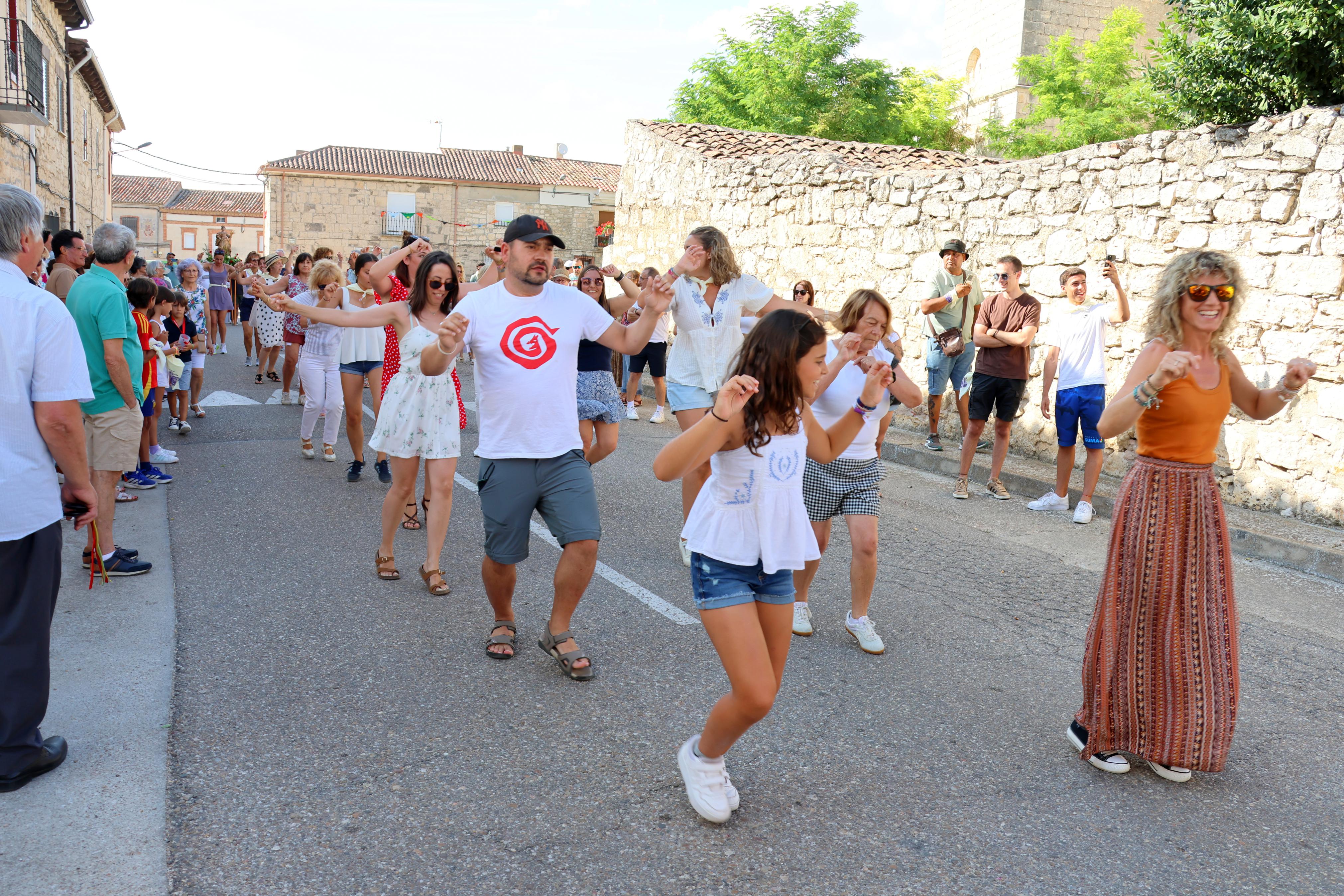 Villahán danza a Santa Marina