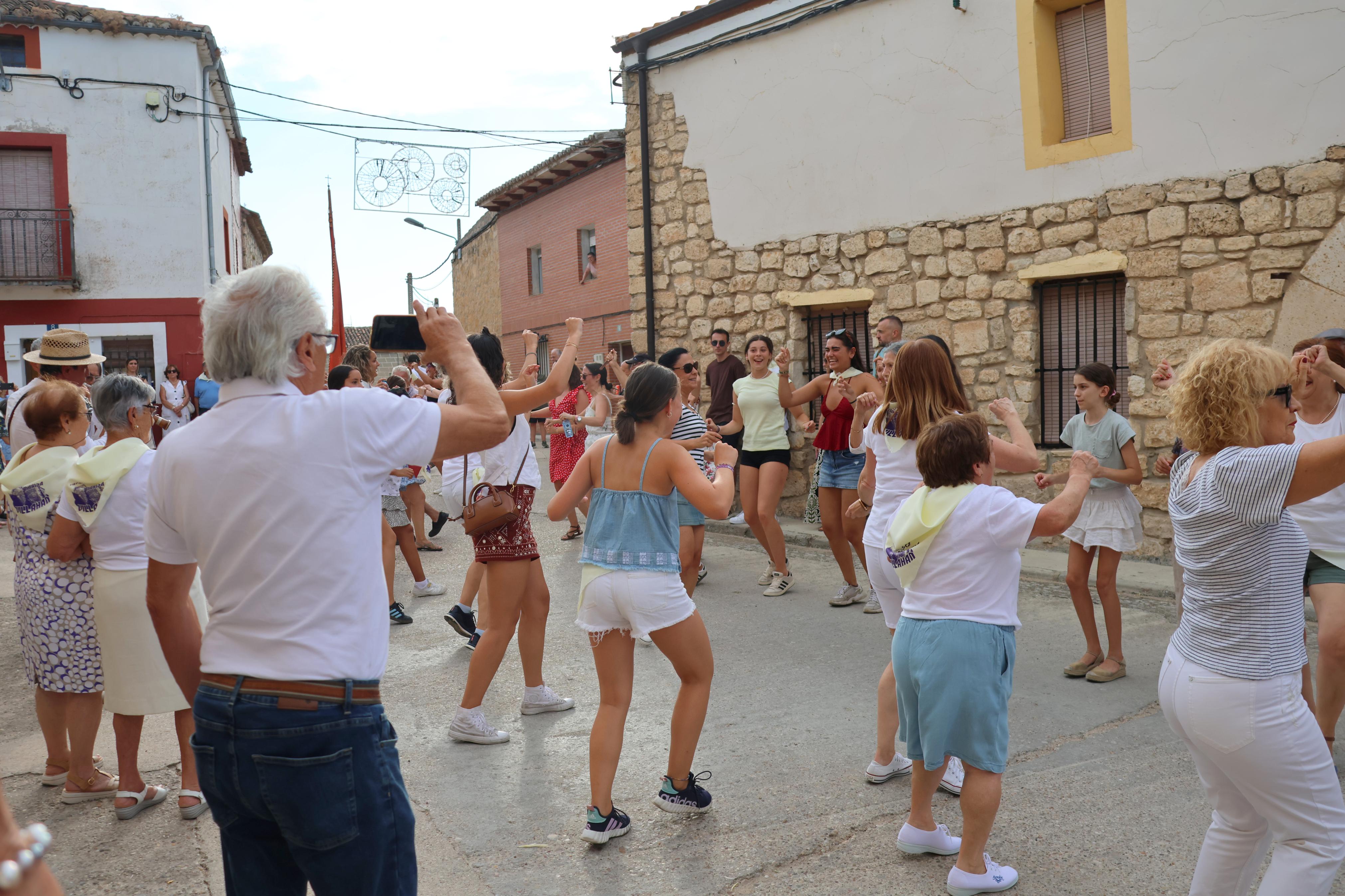 Villahán danza a Santa Marina
