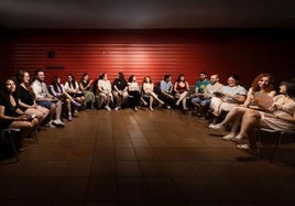 Jade Ortega, Andrea Alonso,Carlos de la Torre, Maja Rodríguez, Paula Ortega, Alba Espiño, Cristina Madrazo, Lucía Jiménez, Carla San José, Diana Navarro, Miguel Ángel Molina, Vero D., David A., Vicente Martínez, Sara Menéndez, Adriana Pintado y Sheila Toquero, en una de las sesiones de Vallafantasía.