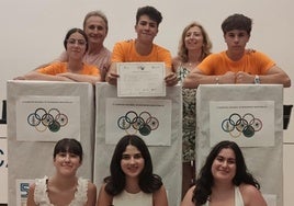 Alumnos del Ezequiel González que participaron en la Olimpiada.