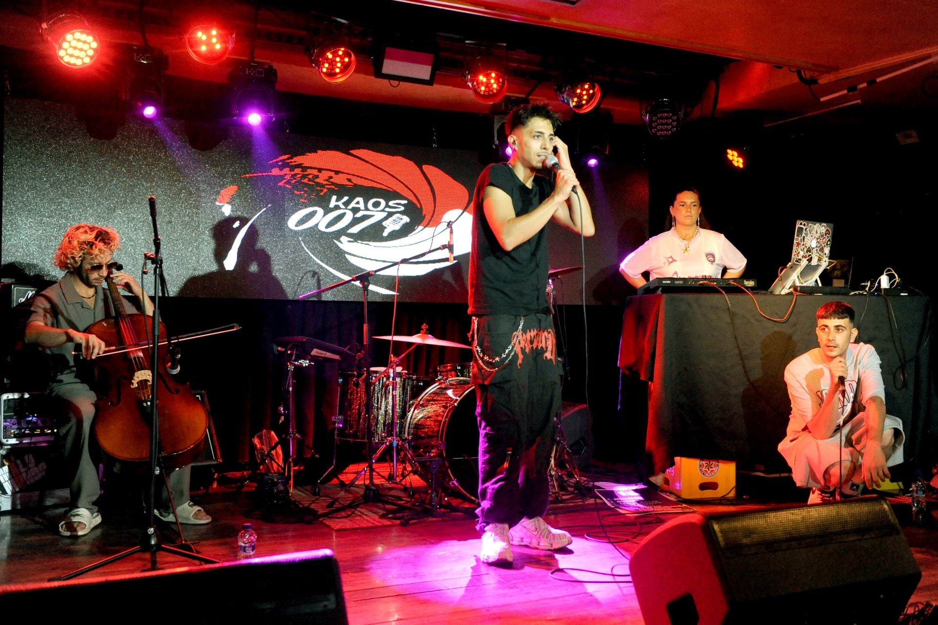 Concurso Summer is Music en la sala Porta Caeli: Malo Mundo y Kaos 007
