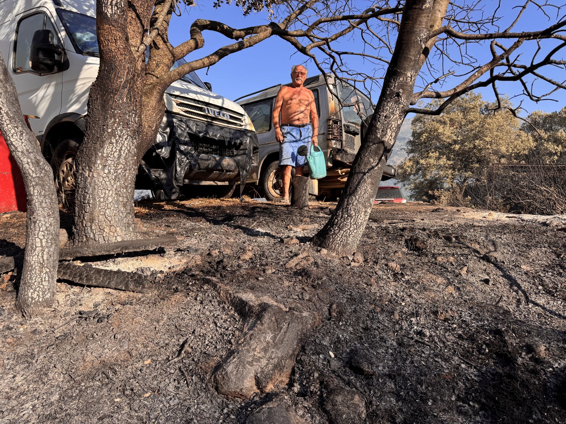 Imágenes del incendio de Navaluenga y los trabajos de extinción
