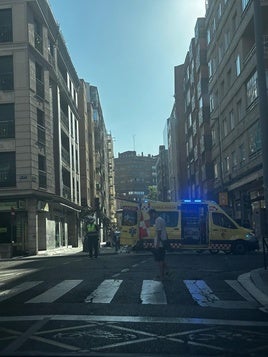 La ambulancia, en el lugar en el que se produjo el accidente.