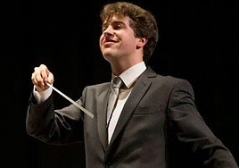 El director de orquesta segoviano José Luis López-Antón en pleno concierto.