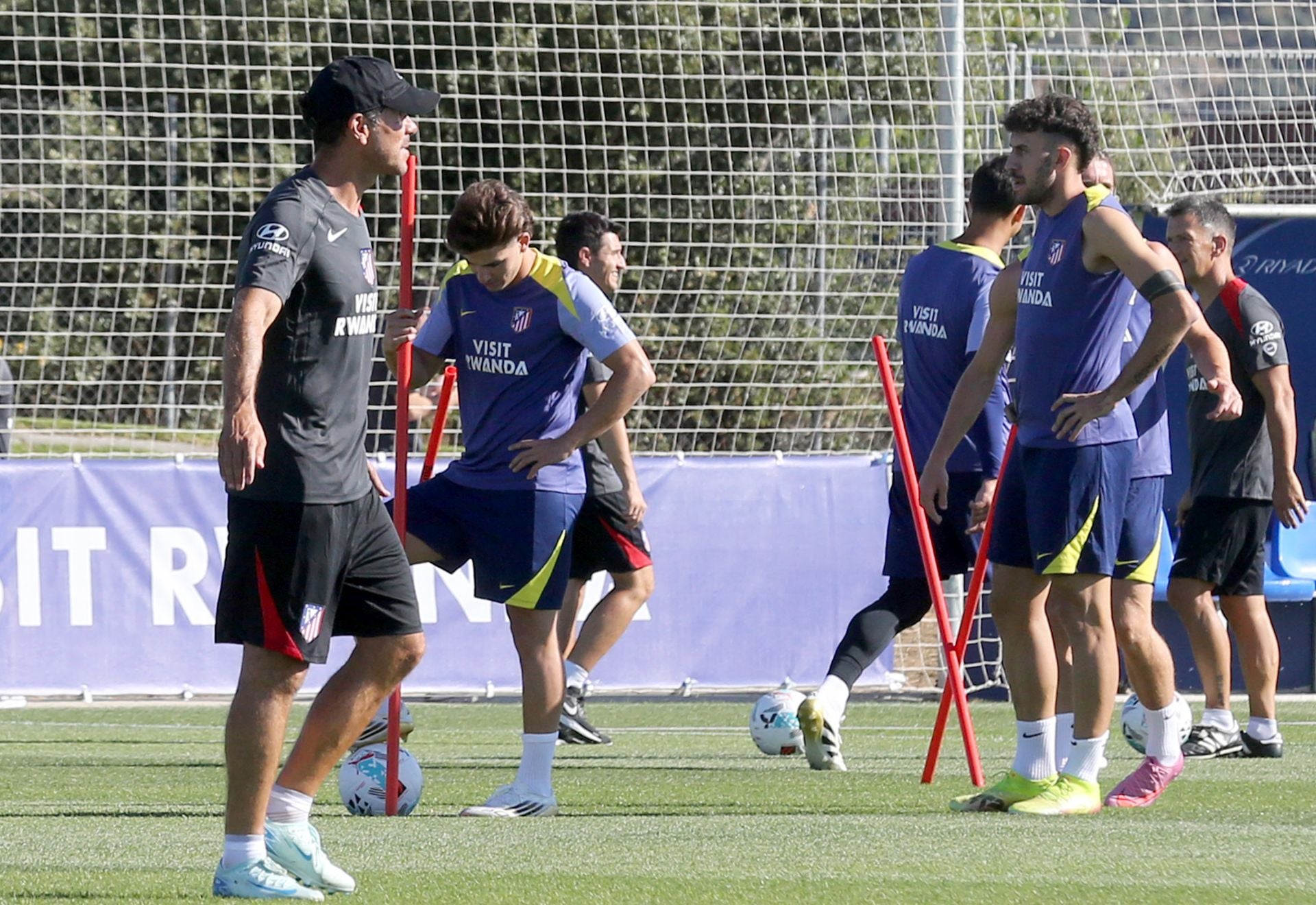 Fotos del primer entrenamiento del Atlético de Madrid en Los Ángeles de San Rafael