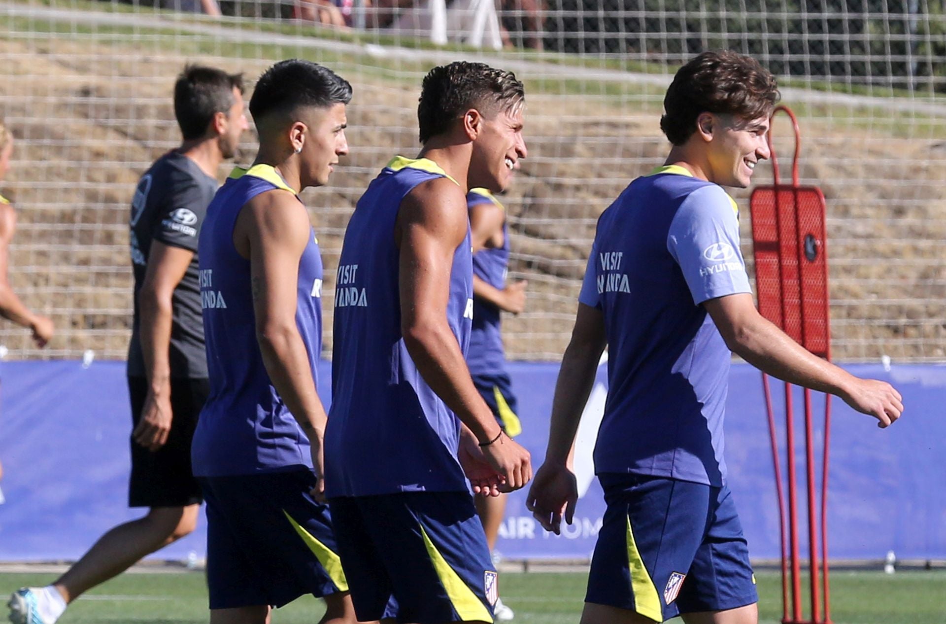 Fotos del primer entrenamiento del Atlético de Madrid en Los Ángeles de San Rafael