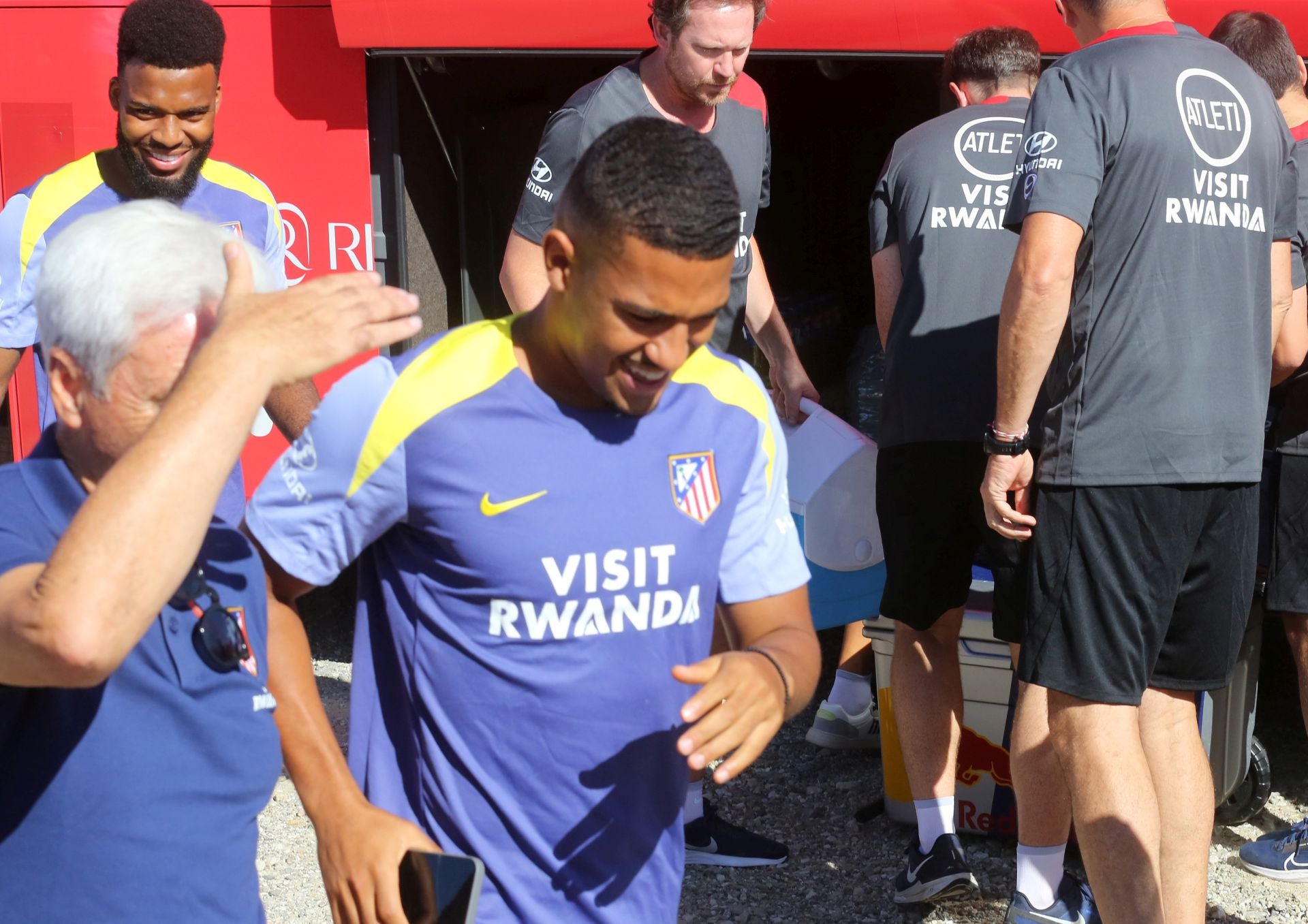 Fotos del primer entrenamiento del Atlético de Madrid en Los Ángeles de San Rafael