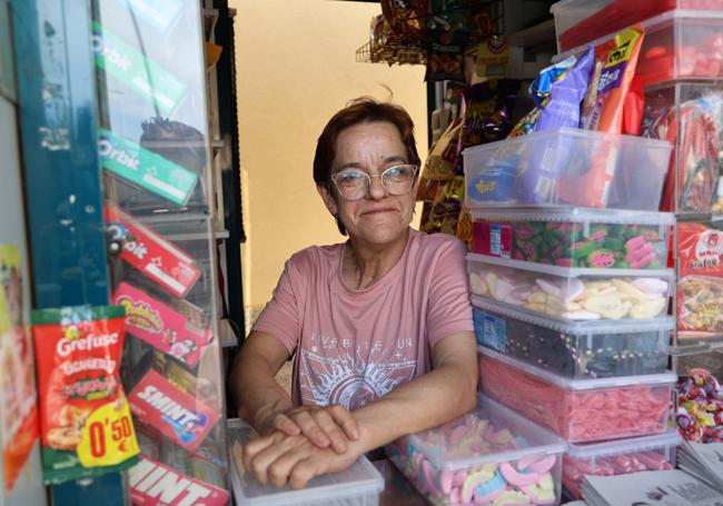 Resurrección Ceamorate, del kiosko del barrio.