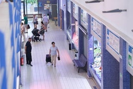Vista del interior del Mercado de Delicias de Valladolid.