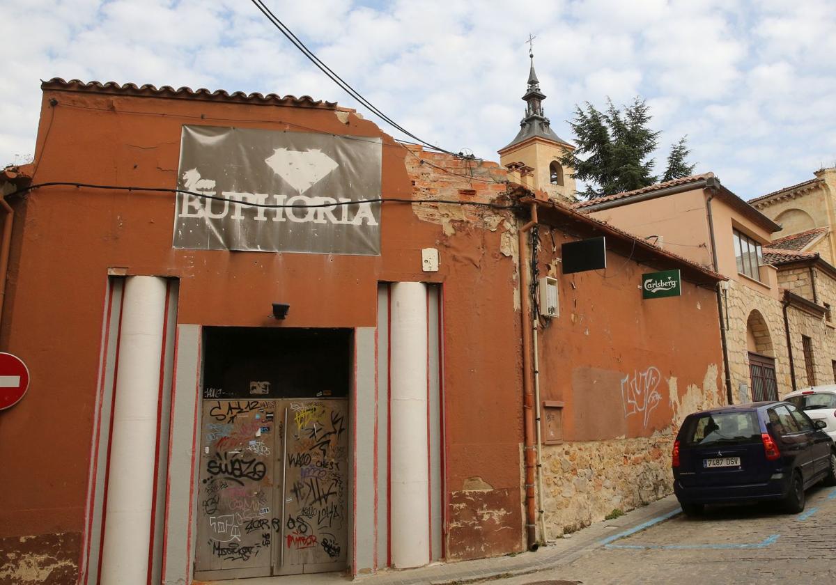 Edificio que pretendía ser reconvertido en un inmueble con viviendas, trasteros y garajes.