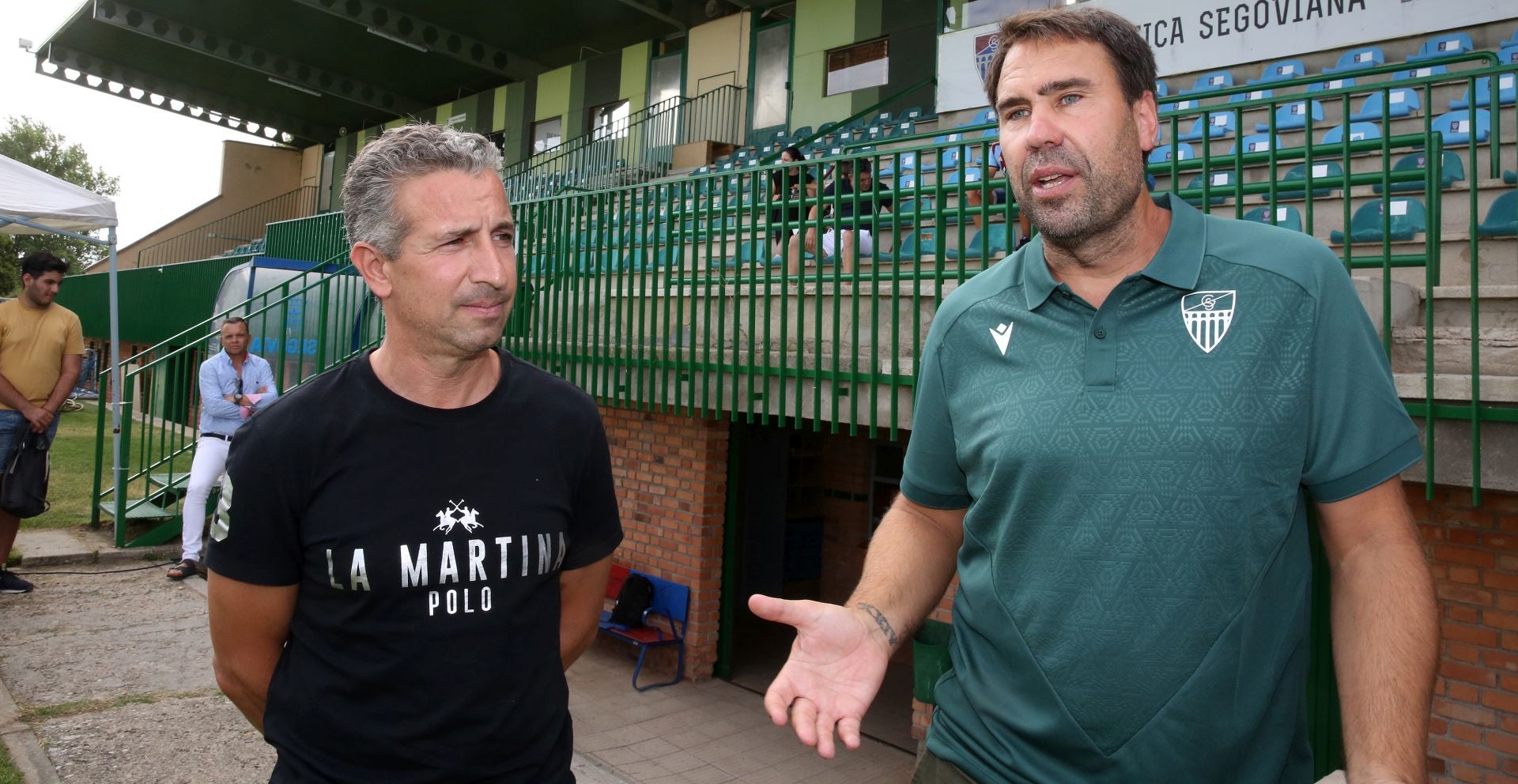 Fotos de la presentación de Iñaki Bea como nuevo entrenador de la Segoviana
