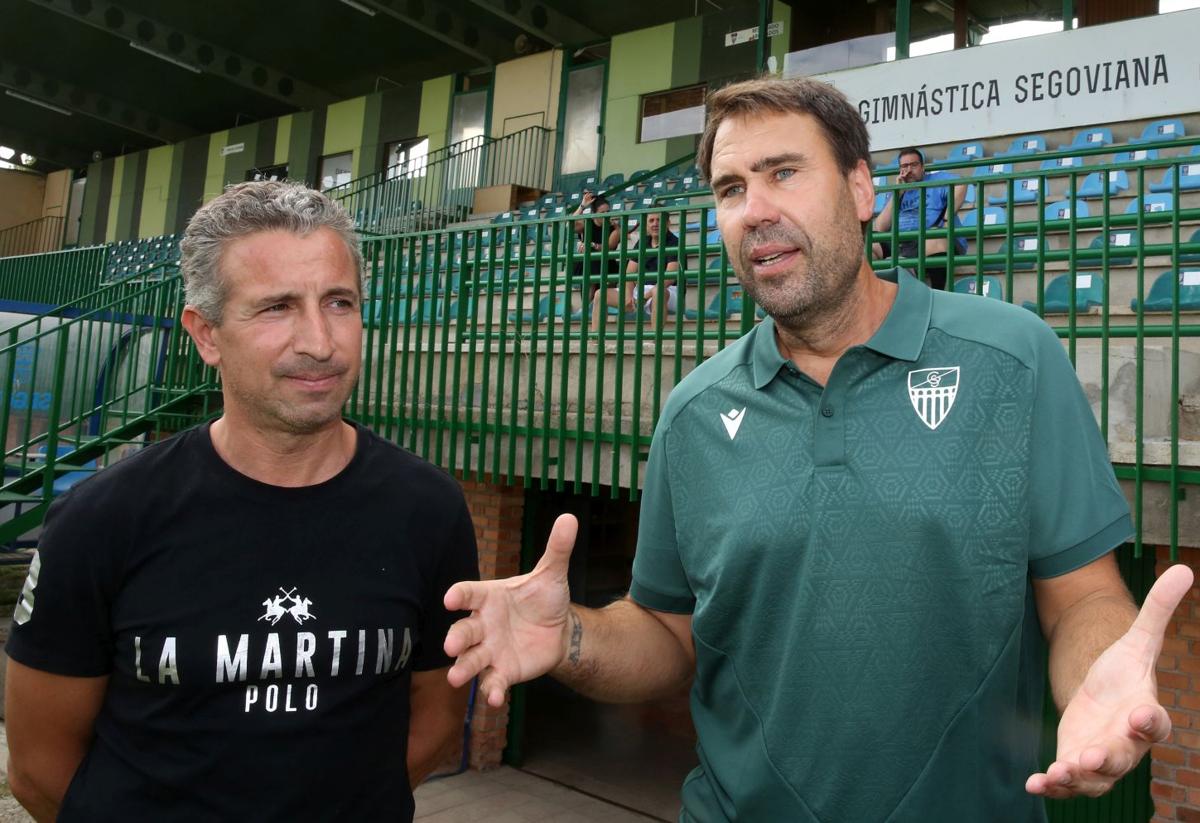 Fotos de la presentación de Iñaki Bea como nuevo entrenador de la Segoviana