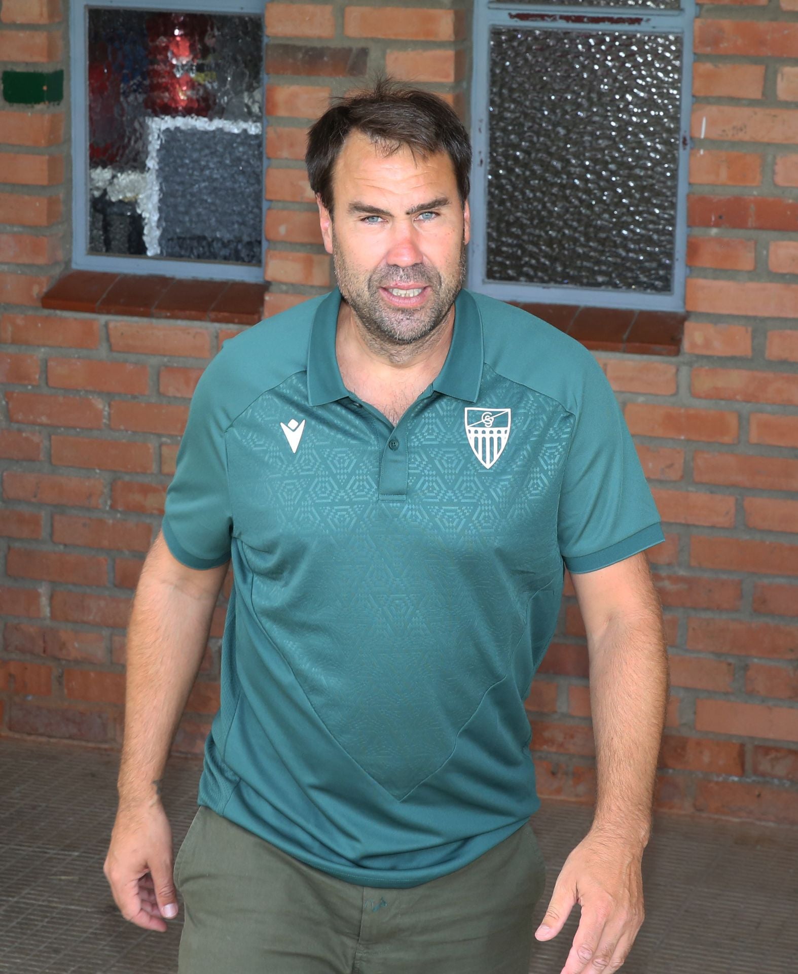 Fotos de la presentación de Iñaki Bea como nuevo entrenador de la Segoviana