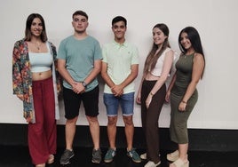 Cinco de los seis jóvenes elegidos como Reinas y Reyes de las Fiestas que estaban presentes en la votación.