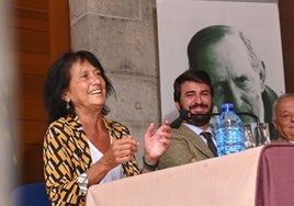 Elisa Delibes, en una reunión con responsables de la Junta.
